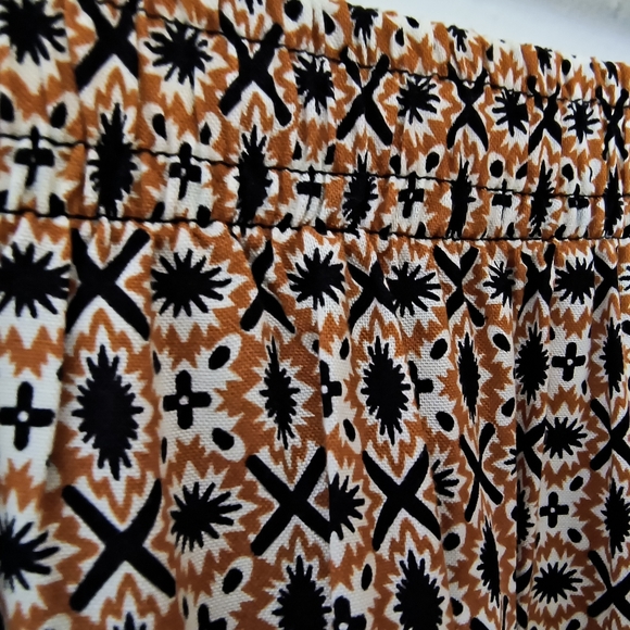 NWT Patterned A-line midi skirt - Picture 9 of 10